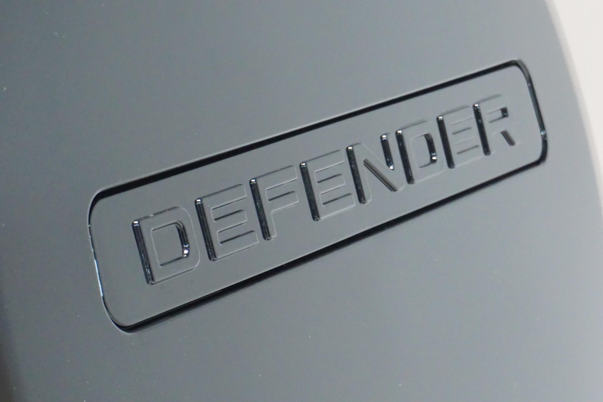 Land Rover Defender 110 3.0 D300 MHEV HSE SUV 5dr Diesel Auto 4WD Euro 6 (s/s) (300 ps)